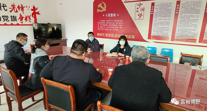 今晚博野县领导杨康夜查镇村后评估迎检工作